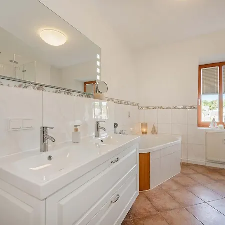 Apartament Kaisers Vis A Vis - 07 *